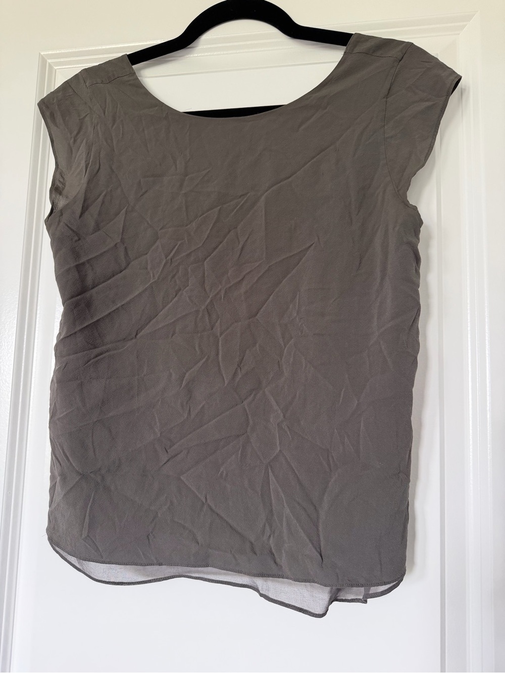 Alice + Olivia Silk Sleeveless Scoop Neck Top - Gray